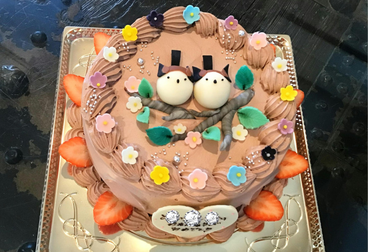 デザインケーキ　チョコ人形　チョコクラフト