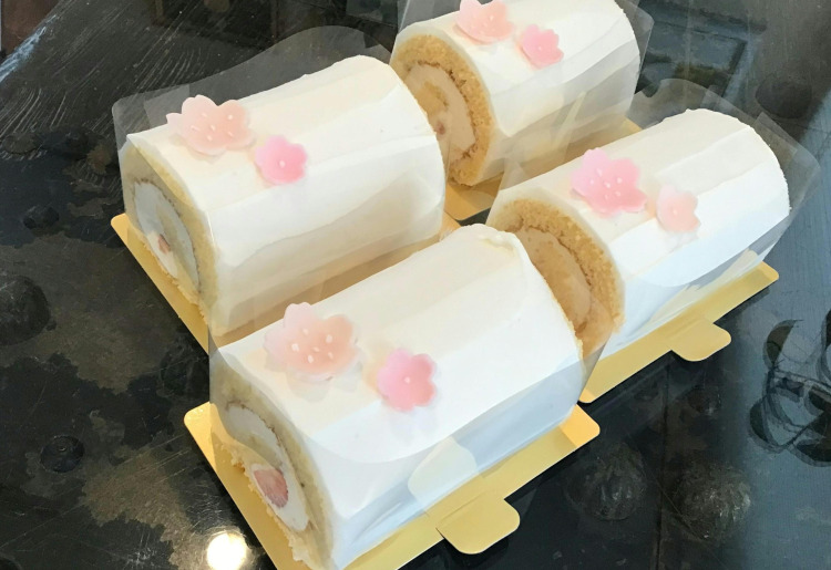 ふわふわ苺ロール　『令和の姿』