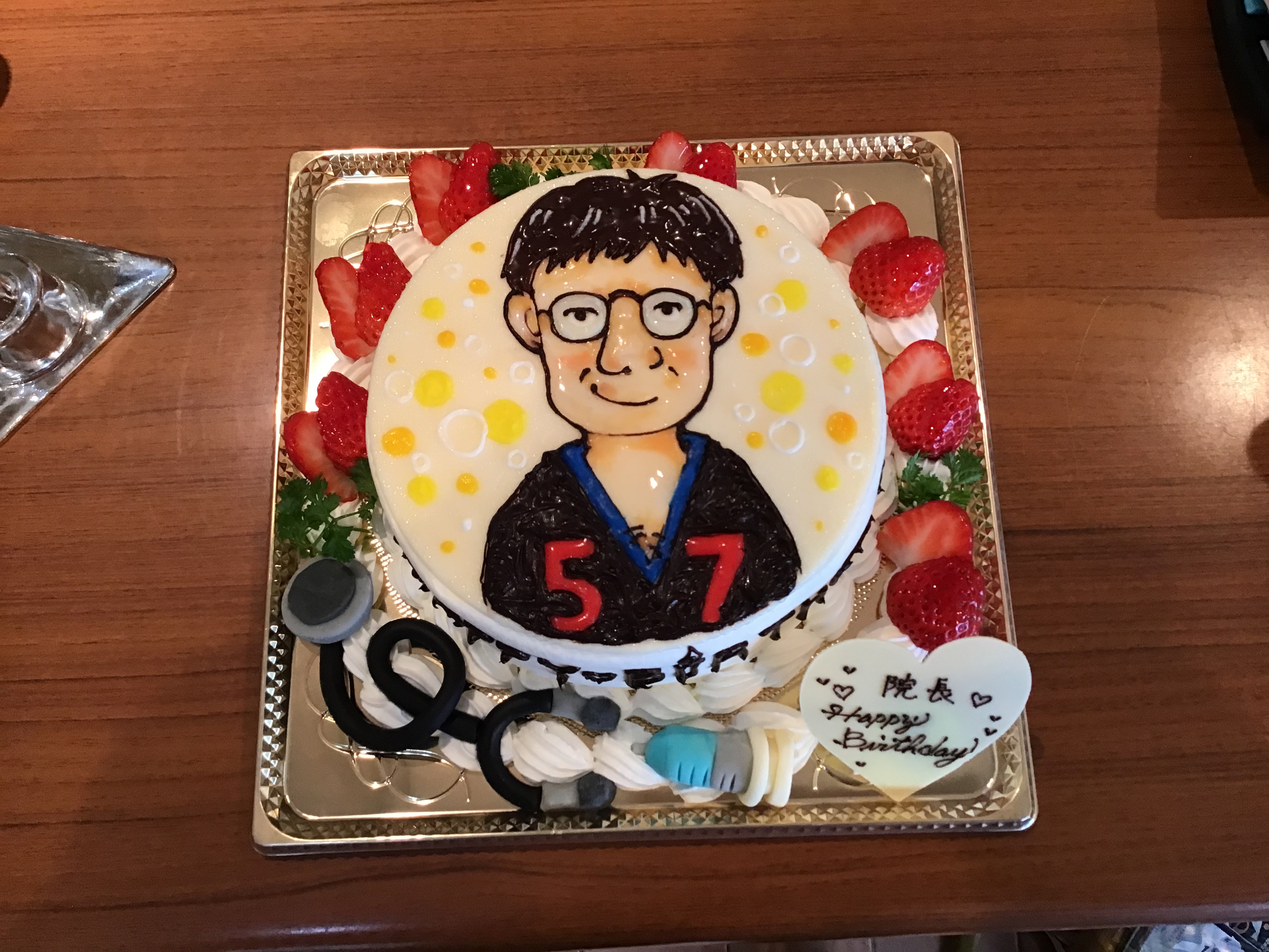 高松市　パティスリーグレース　似顔絵ケーキ　イラストケーキ　院長ケーキ