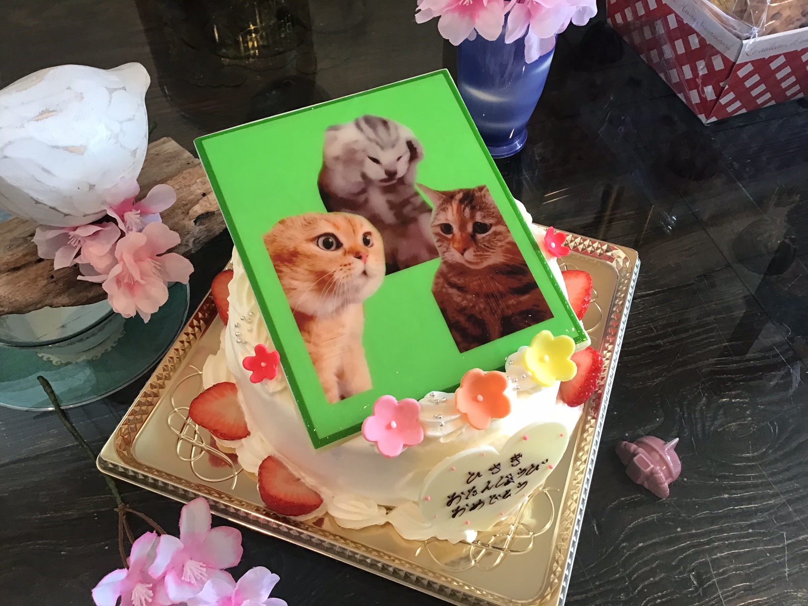 香川県ケーキ　高松市ケーキ　パティスリーグレースケーキ　写真ケーキ　プリントケーキ　キャラクターケーキ　猫ミームケーキ　