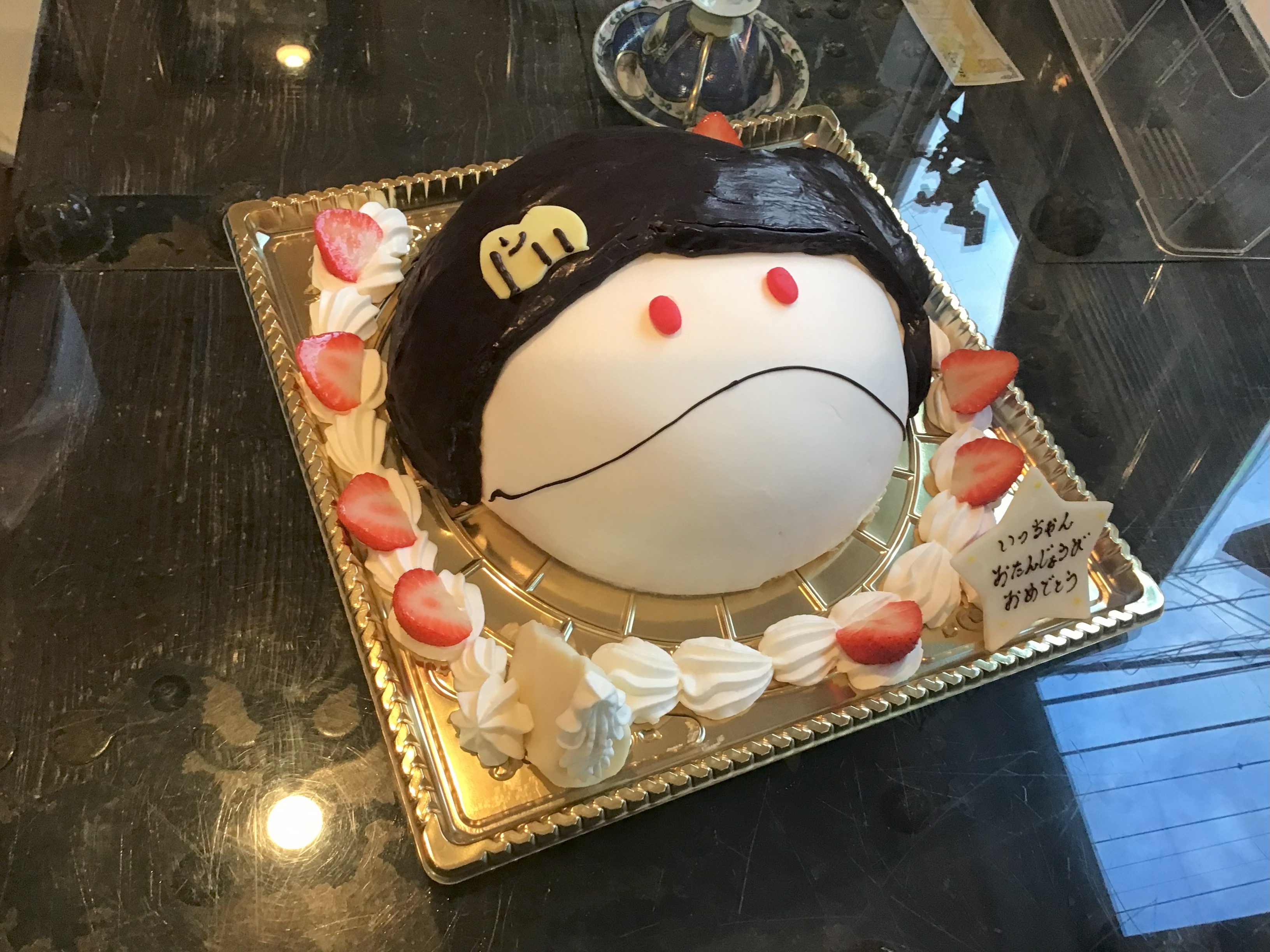 香川県高松市パティスリーグレース　3Dケーキ　立体ケーキ　オーダーケーキ　ハロケーキ　ジークアクスのハロ　バースデーケーキ　旅色