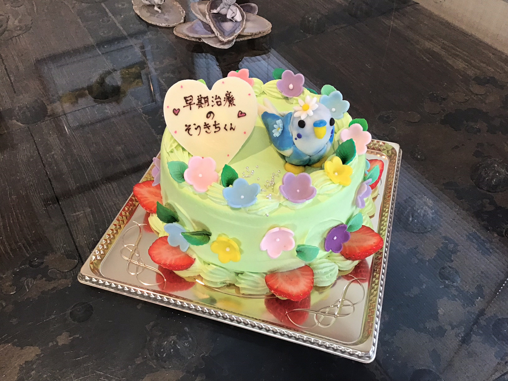 香川県ケーキ 高松市ケーキ グレースケーキ チョコ人形ケーキ セキセイインコケーキ 早期治療のそうきち君ケーキ 小鳥ケーキ